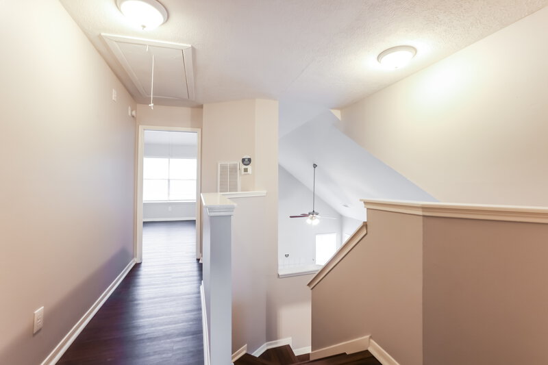 1,835/Mo, 10326 Timberloch Dr Houston, TX 77070 Hallway View