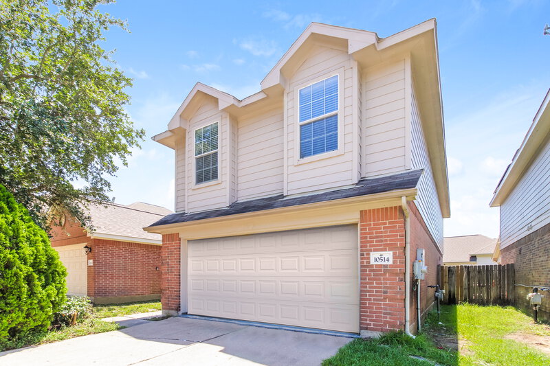 2,145/Mo, 10514 Southway Bend Ln Houston, TX 77034 Front View