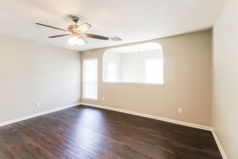 2,145/Mo, 10514 Southway Bend Ln Houston, TX 77034 Living Room View 2