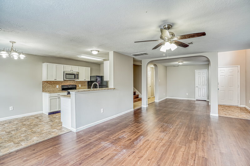 1,855/Mo, 10514 Southway Bend Ln Houston, TX 77034 Living Room View 2