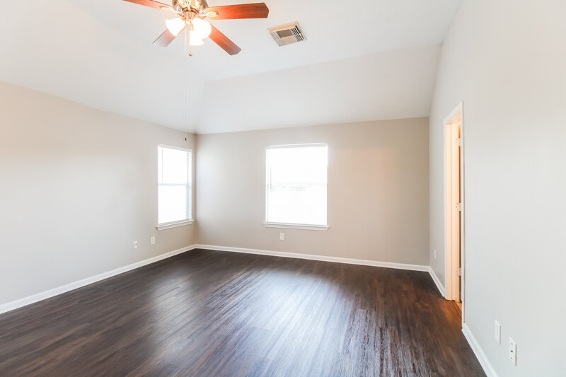 2,145/Mo, 10514 Southway Bend Ln Houston, TX 77034 Main Bedroom View