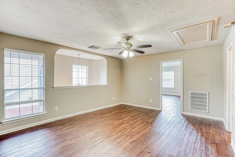 1,855/Mo, 10514 Southway Bend Ln Houston, TX 77034 Loft View