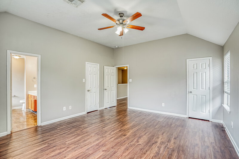 1,855/Mo, 10514 Southway Bend Ln Houston, TX 77034 Main Bedroom View 2