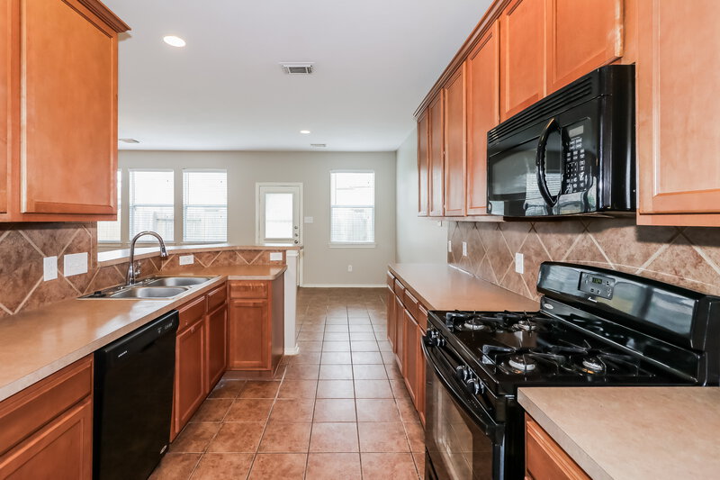 1,805/Mo, 14408 Birch Knoll Ln Houston, TX 77047 Kitchen View 2