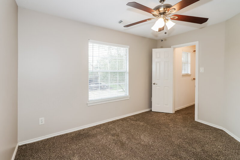 1,805/Mo, 14408 Birch Knoll Ln Houston, TX 77047 Bedroom View