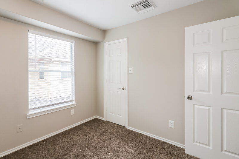 1,805/Mo, 14408 Birch Knoll Ln Houston, TX 77047 Bedroom View 2
