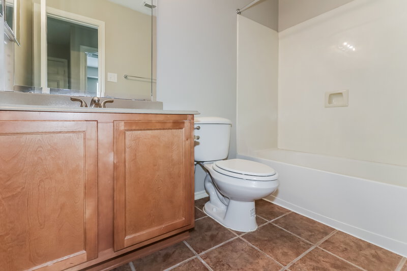 1,805/Mo, 14408 Birch Knoll Ln Houston, TX 77047 Bathroom View
