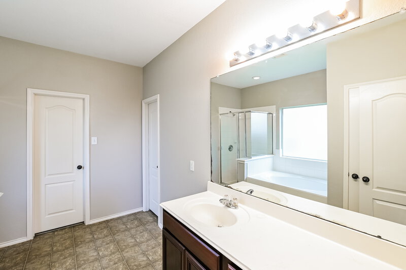 2,045/Mo, 7615 Shavano Ln Cypress, TX 77433 Bathroom View