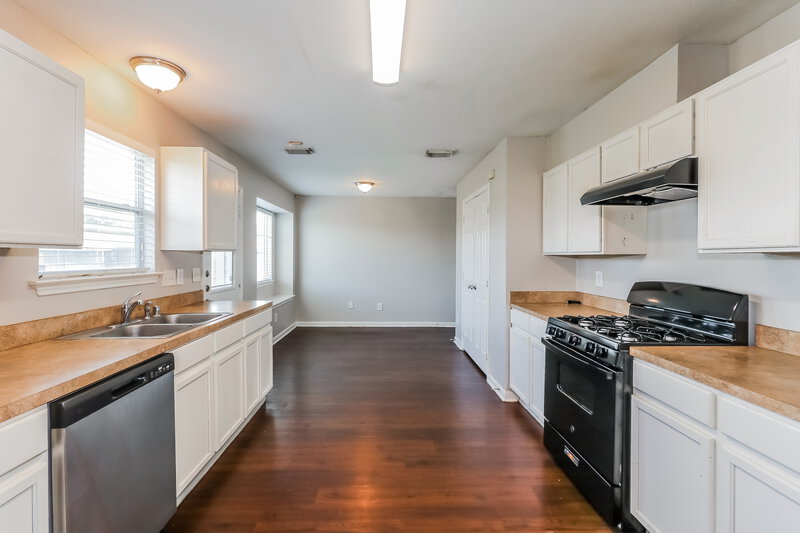 2,310/Mo, 4603 S Ridgewalk Dr Houston, TX 77053 Kitchen View