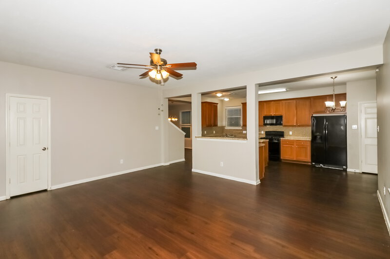 2,100/Mo, 1954 Wood Shadows Dr Missouri City, TX 77489 Living Room View 3