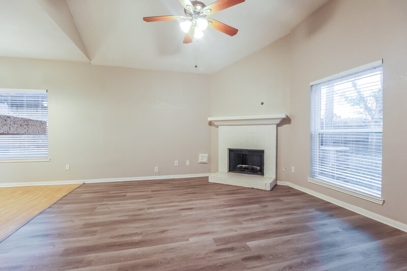 1,935/Mo, 7543 River Pines Dr Cypress, TX 77433 Living Room View 2