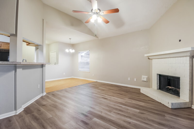 1,935/Mo, 7543 River Pines Dr Cypress, TX 77433 Living Room View 3