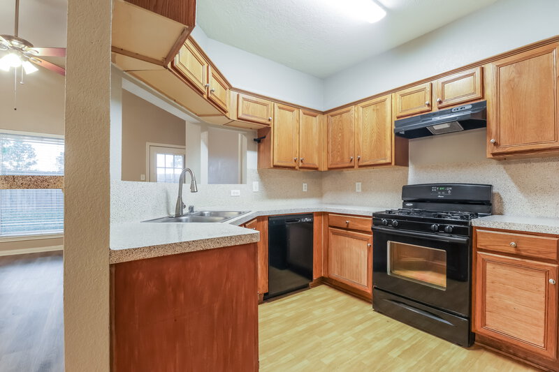 1,935/Mo, 7543 River Pines Dr Cypress, TX 77433 Kitchen View
