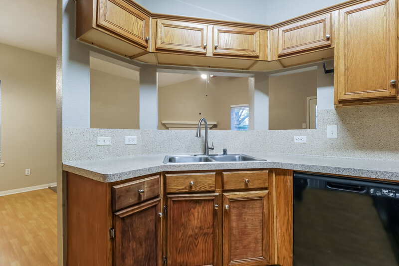 1,935/Mo, 7543 River Pines Dr Cypress, TX 77433 Kitchen View 2