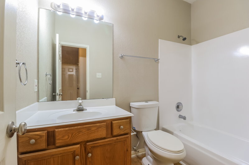 1,935/Mo, 7543 River Pines Dr Cypress, TX 77433 Bathroom View