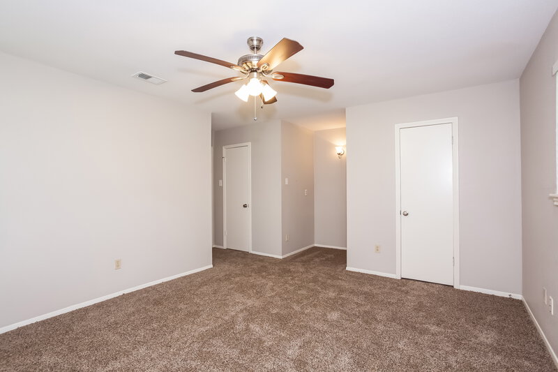 0/Mo, 208 Garden Dr Friendswood, TX 77546 Master Bedroom View