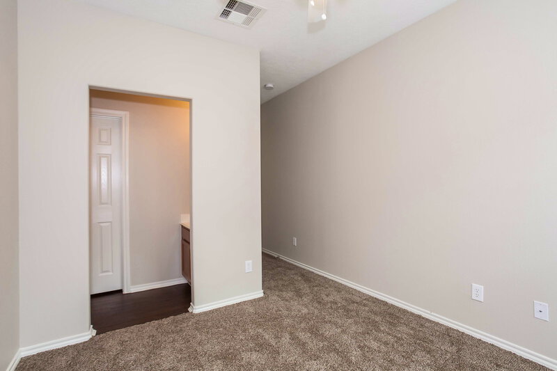 2,130/Mo, 11003 Oasis View Ln Houston, TX 77034 Living Room View