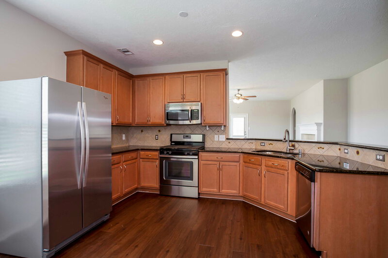 2,130/Mo, 11003 Oasis View Ln Houston, TX 77034 Kitchen View