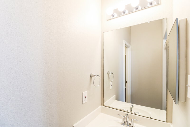 2,150/Mo, 11003 Oasis View Ln Houston, TX 77034 Bathroom View