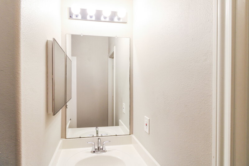 2,150/Mo, 11003 Oasis View Ln Houston, TX 77034 Bathroom View 2