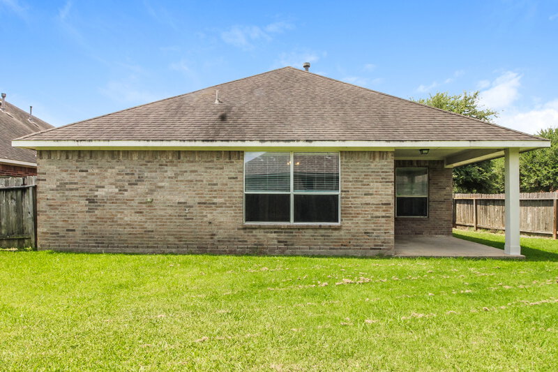 2,150/Mo, 11003 Oasis View Ln Houston, TX 77034 Rear View 2