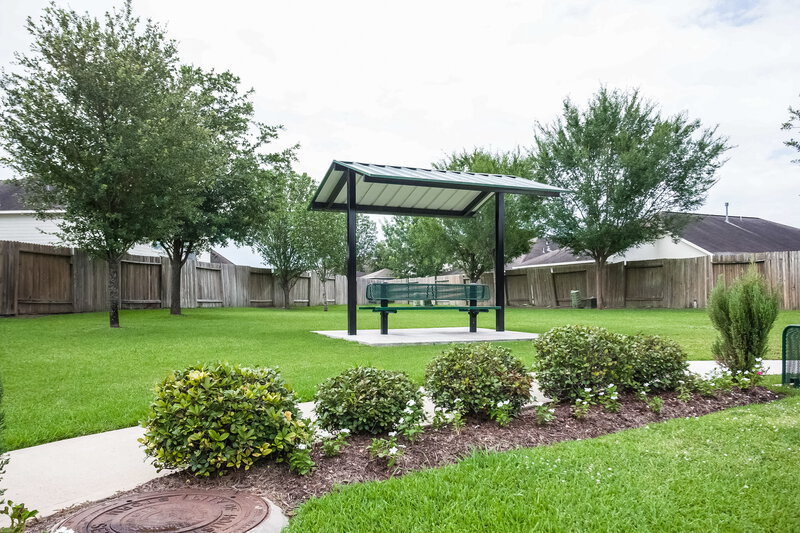 2,130/Mo, 11003 Oasis View Ln Houston, TX 77034 Exterior View 2
