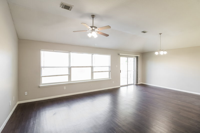 1,765/Mo, 4918 Bryant Ridge Rd Houston, TX 77053 Living Room View