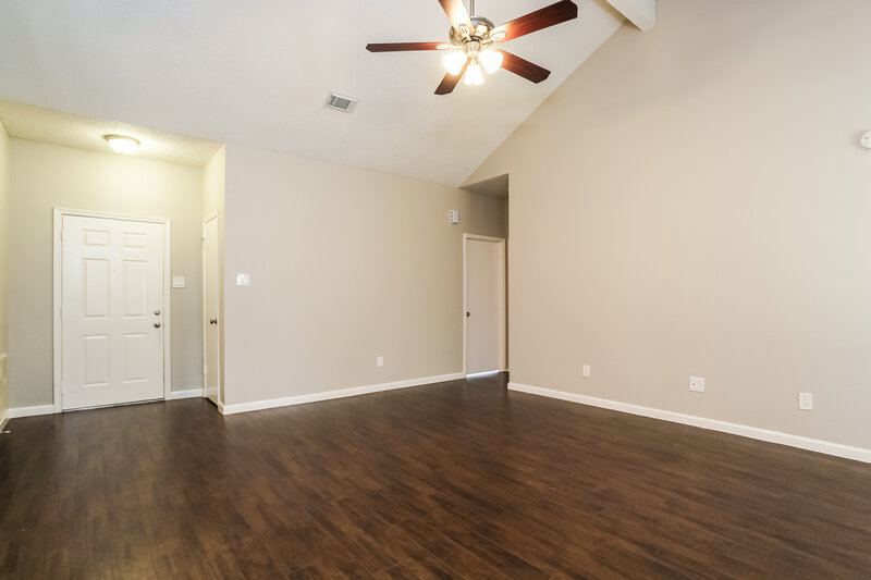 1,815/Mo, 3122 Georgia Pine Dr Spring, TX 77373 Living Room View 2