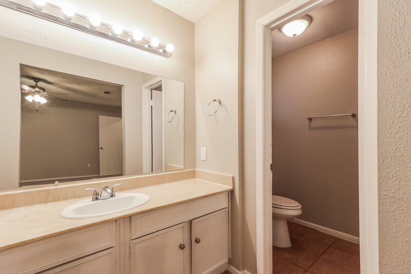1,780/Mo, 4419 Burkegate Dr Spring, TX 77373 Main Bathroom View