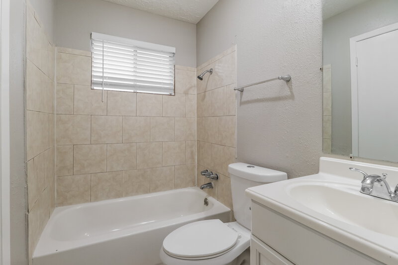1,780/Mo, 4419 Burkegate Dr Spring, TX 77373 Bathroom View