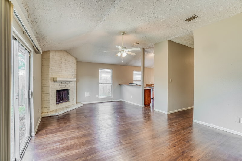 1,790/Mo, 20070 N Navaho Trl Katy, TX 77449 Living Room View
