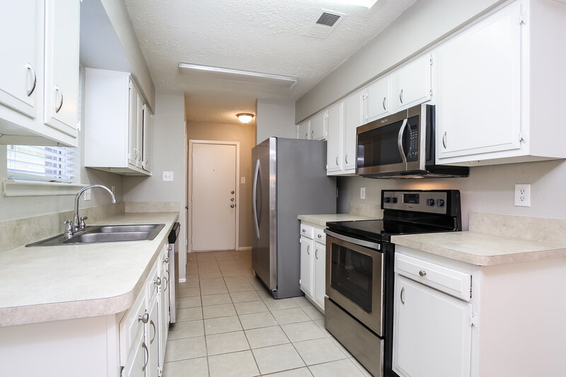 1,805/Mo, 23527 Newgate Dr Spring, TX 77373 Kitchen View