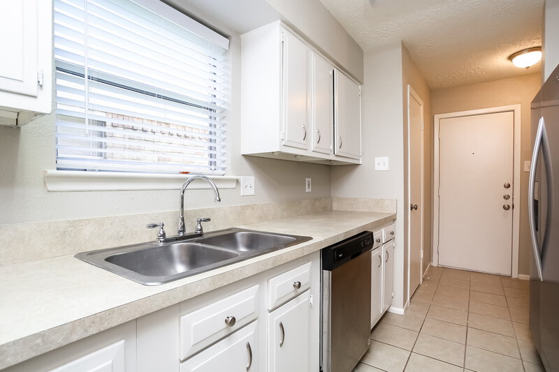 1,805/Mo, 23527 Newgate Dr Spring, TX 77373 Kitchen View 2