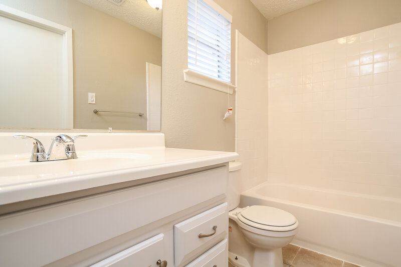 1,805/Mo, 23527 Newgate Dr Spring, TX 77373 Master Bathroom View