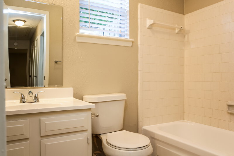 1,805/Mo, 23527 Newgate Dr Spring, TX 77373 Bathroom View