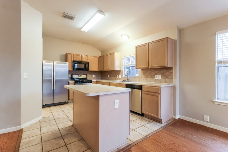 1,685/Mo, 614 Cypresswood Trce Spring, TX 77373 Kitchen View
