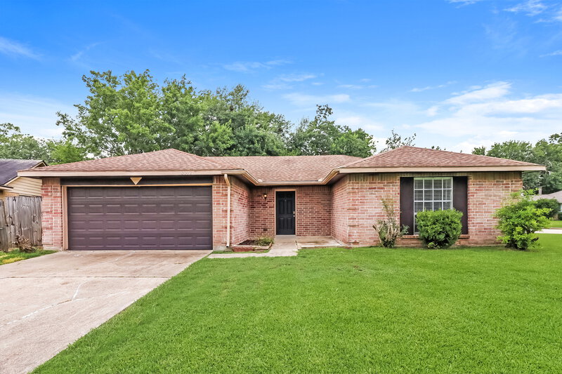 2,010/Mo, 3002 Sherborne St Pearland, TX 77584 External View