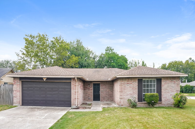 3 Bedroom House – 3002 Sherborne St, Pearland, TX 77584
