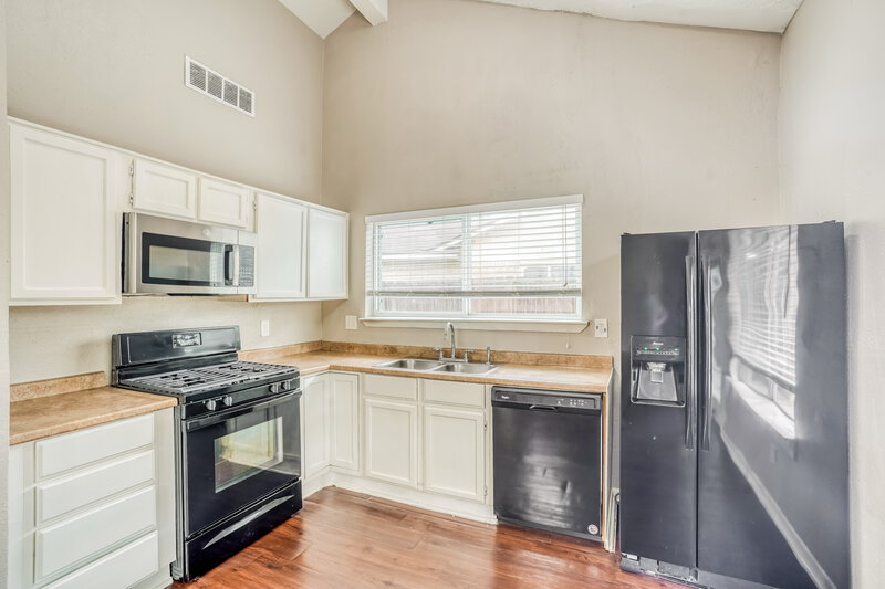 1,885/Mo, 3002 Sherborne St Pearland, TX 77584 Kitchen View
