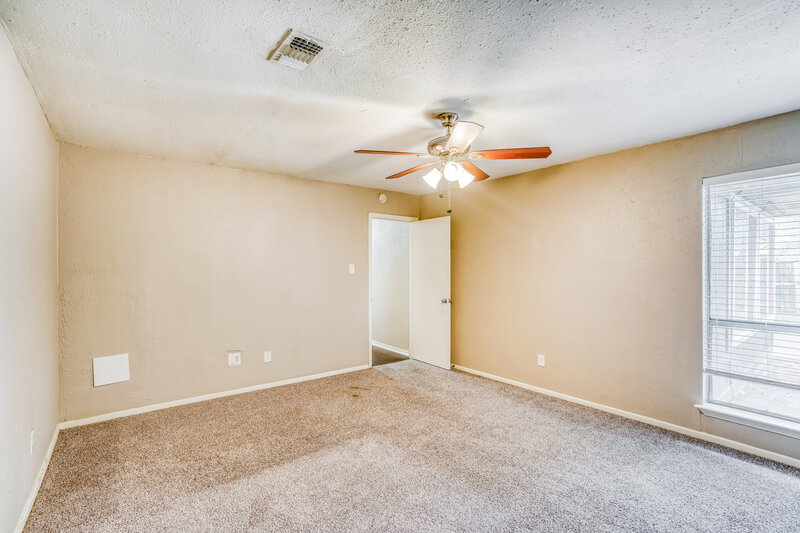 1,885/Mo, 3002 Sherborne St Pearland, TX 77584 Main Bedroom View 2