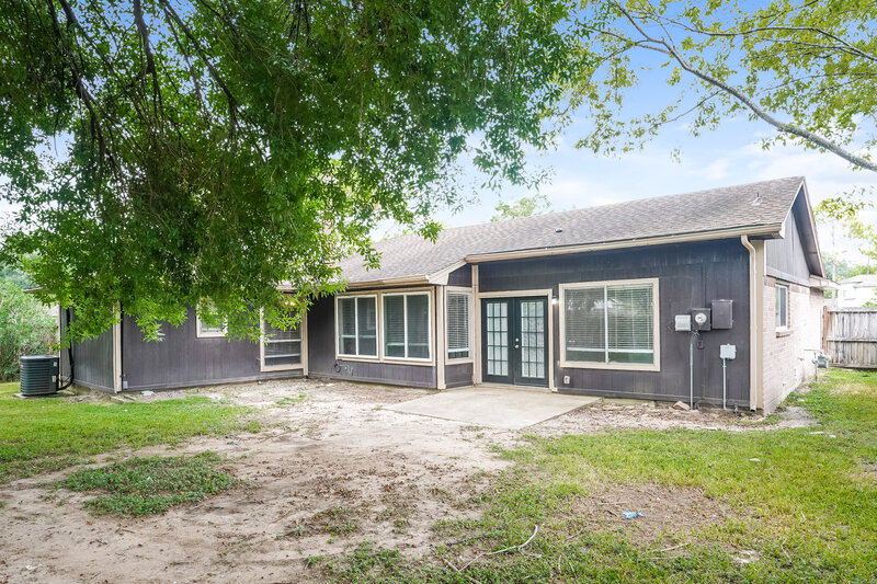 1,885/Mo, 3002 Sherborne St Pearland, TX 77584 Rear View