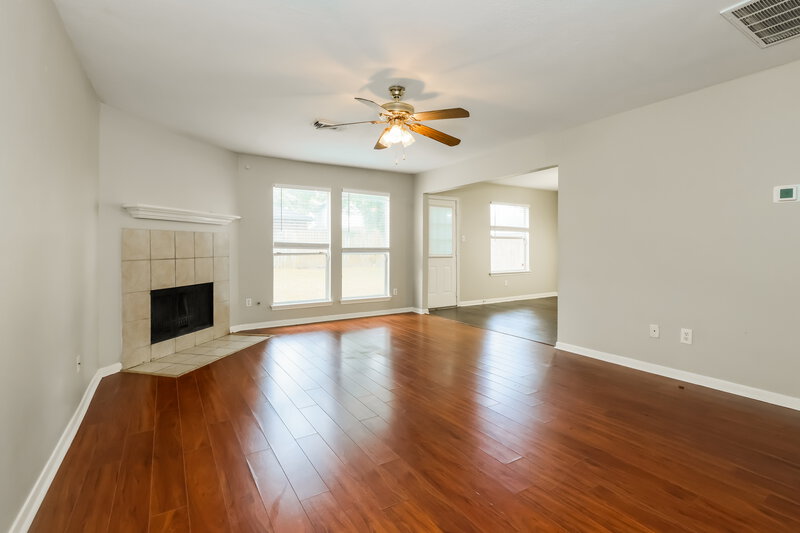 0/Mo, 8002 Scarlet Tanager Dr Humble, TX 77396 Living Room View