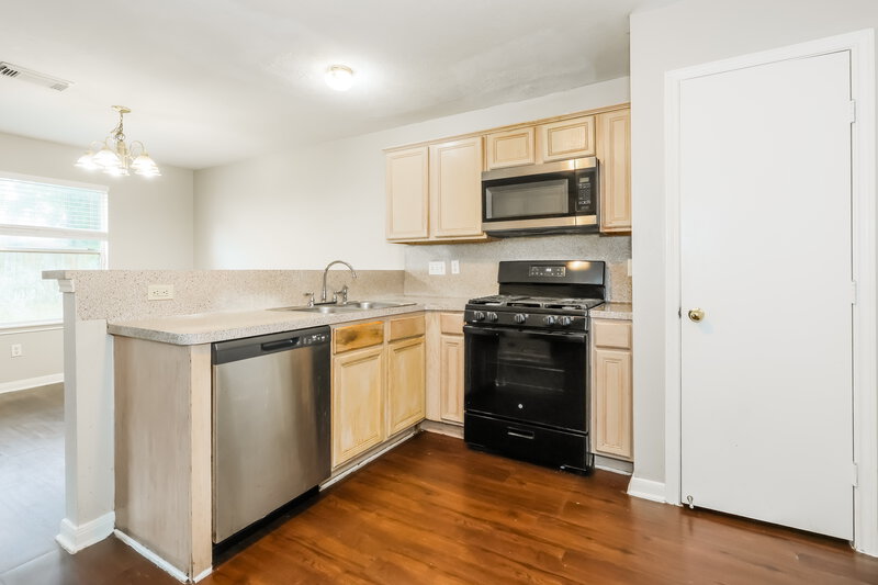 0/Mo, 8002 Scarlet Tanager Dr Humble, TX 77396 Kitchen View