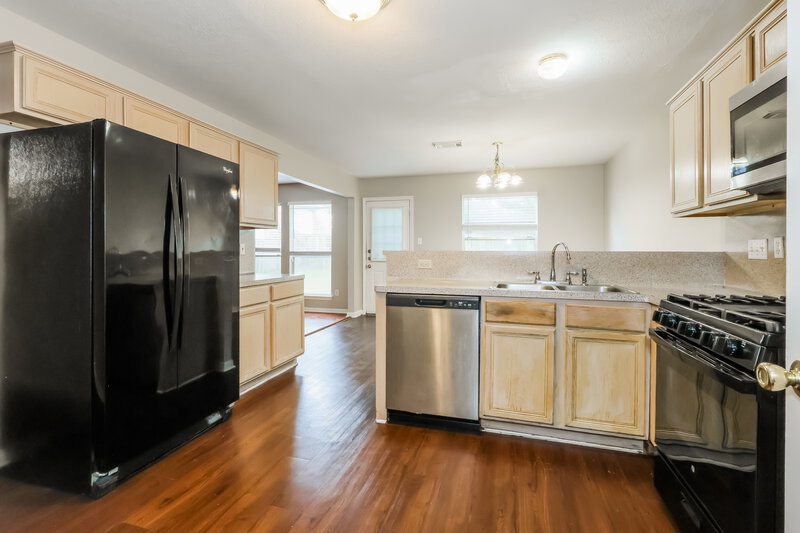 0/Mo, 8002 Scarlet Tanager Dr Humble, TX 77396 Kitchen View 2