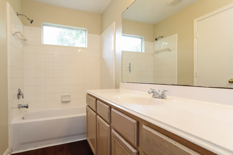 1,860/Mo, 8002 Scarlet Tanager Dr Humble, TX 77396 Master Bathroom View