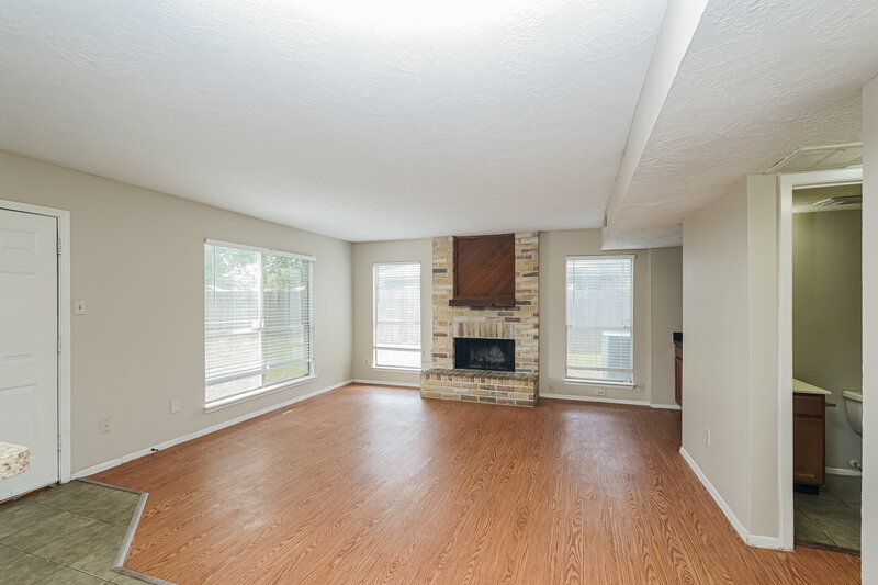 1,885/Mo, 7402 Misty Morning Dr Humble, TX 77346 Living Room View