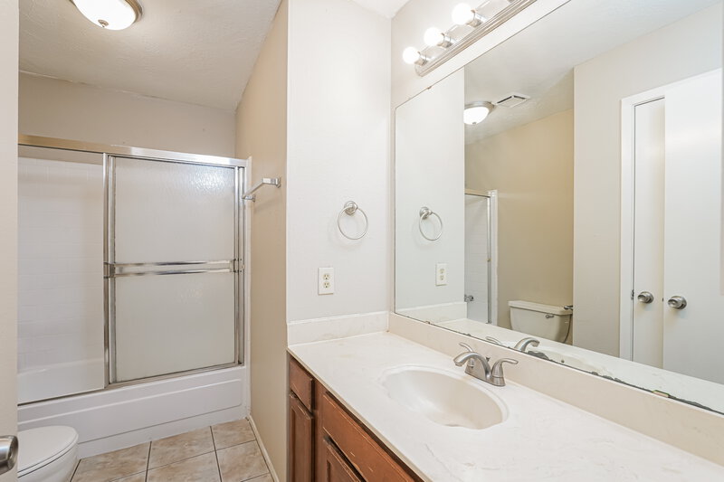 1,885/Mo, 7402 Misty Morning Dr Humble, TX 77346 Bathroom View