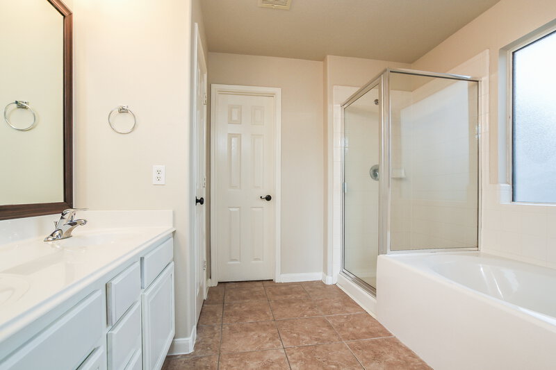 2,160/Mo, 14819 Olde Manor Ln Houston, TX 77068 photobathroom View