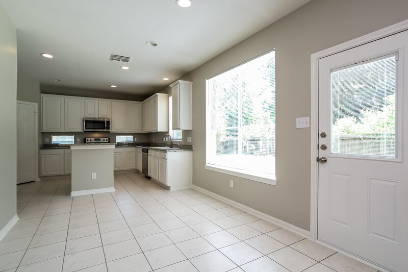 2,815/Mo, 20602 Carmine Oak Ct Humble, TX 77346 Kitchen View