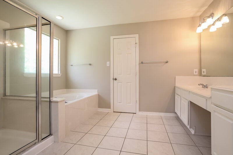 2,815/Mo, 20602 Carmine Oak Ct Humble, TX 77346 Master Bathroom View